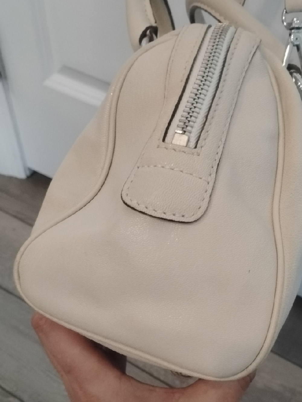 Michael Kors Cream Leather Satchel with Silver-Tone Lock - Picture 5 of 15